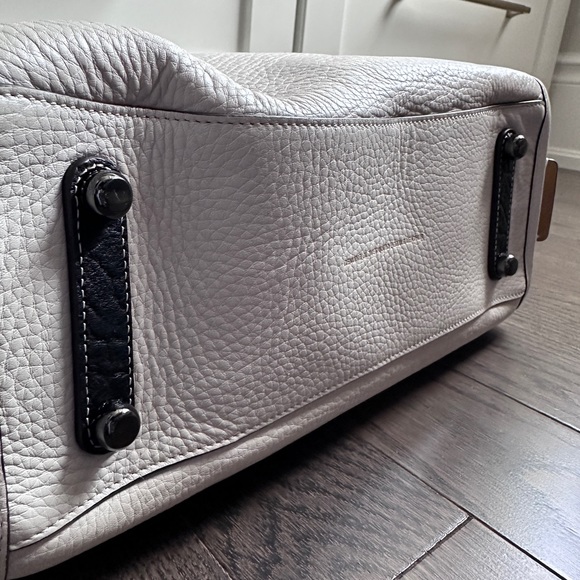 LIMITED EDITION Coach Rogue Bag / 1941 N2 RG-20315/  White with Dark Hardware - Picture 8 of 16